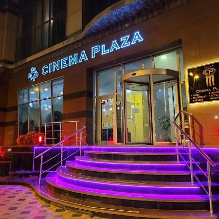 Cinema Plaza Hotel Bakoe Buitenkant foto