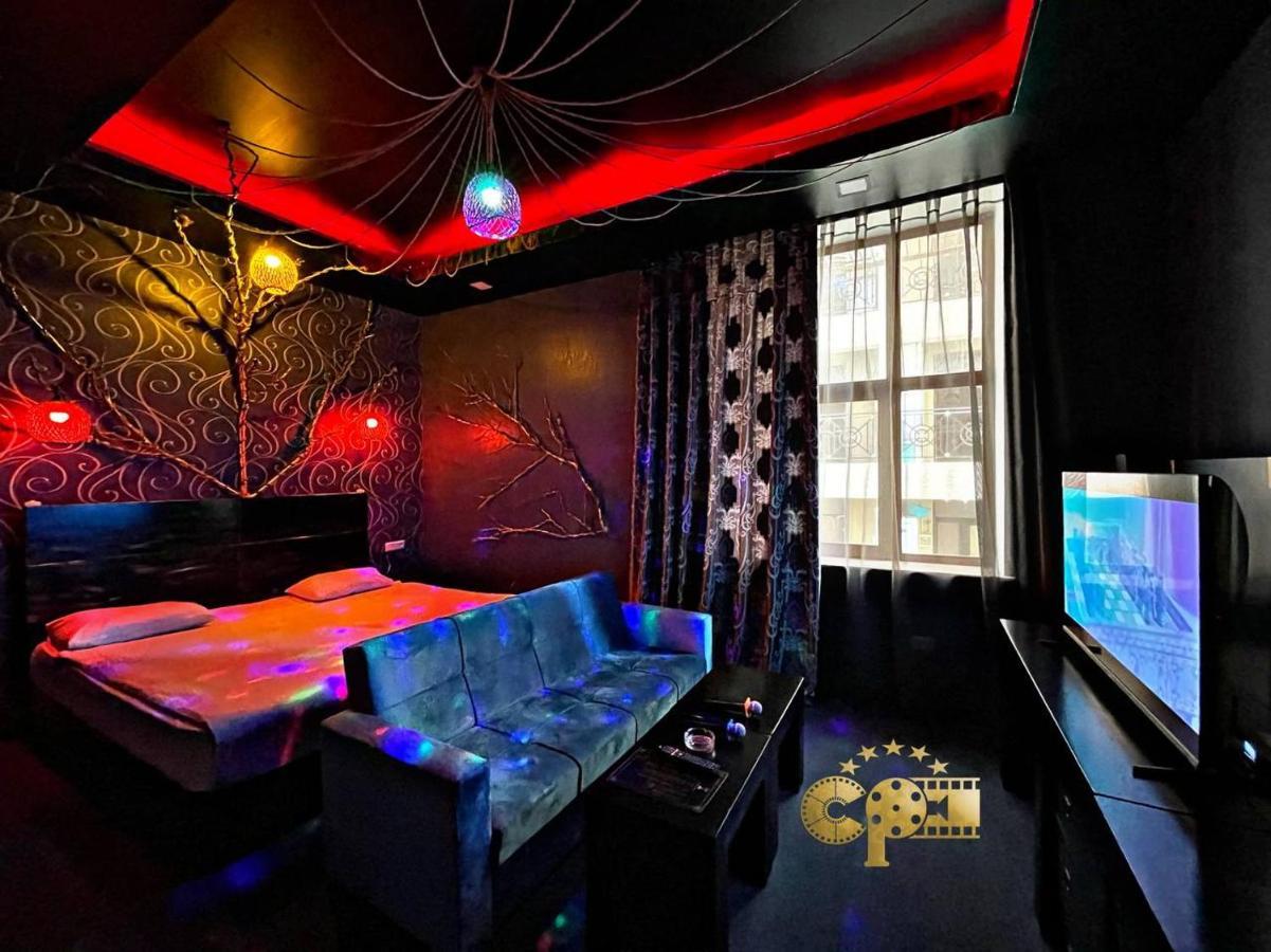 Cinema Plaza Hotel Bakoe Buitenkant foto