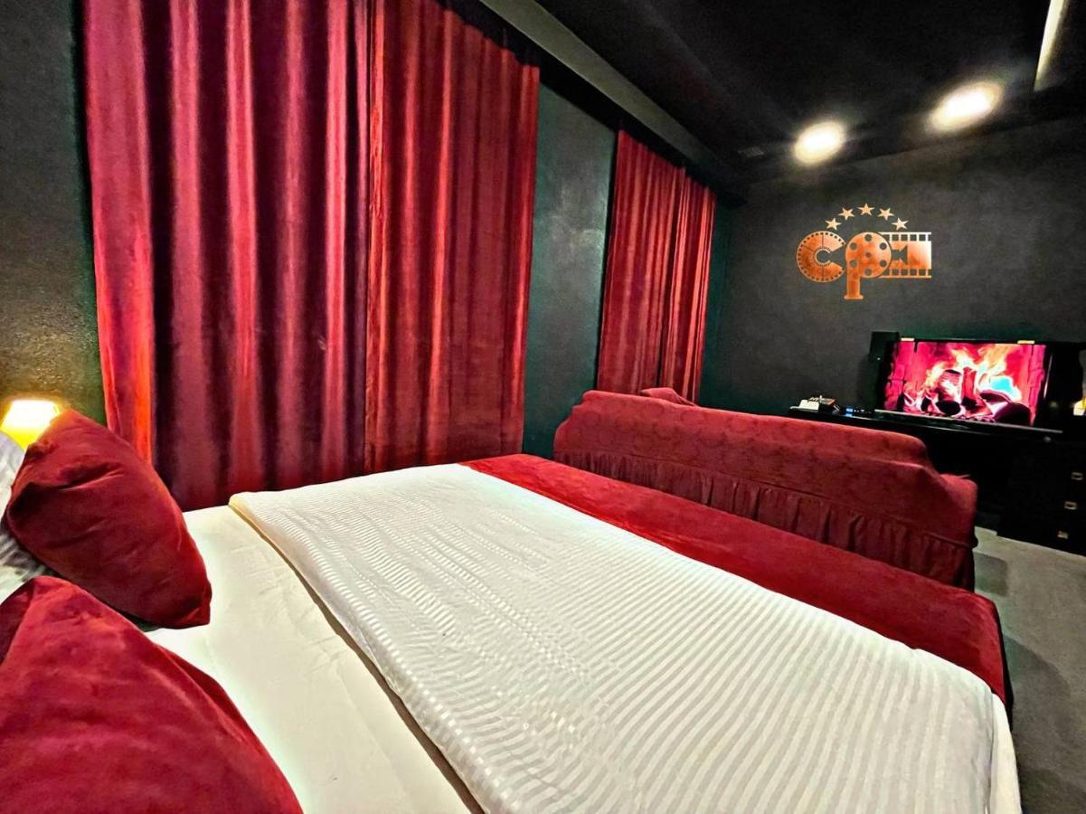 Cinema Plaza Hotel Bakoe Buitenkant foto