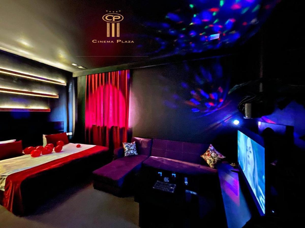 Cinema Plaza Hotel Bakoe Buitenkant foto