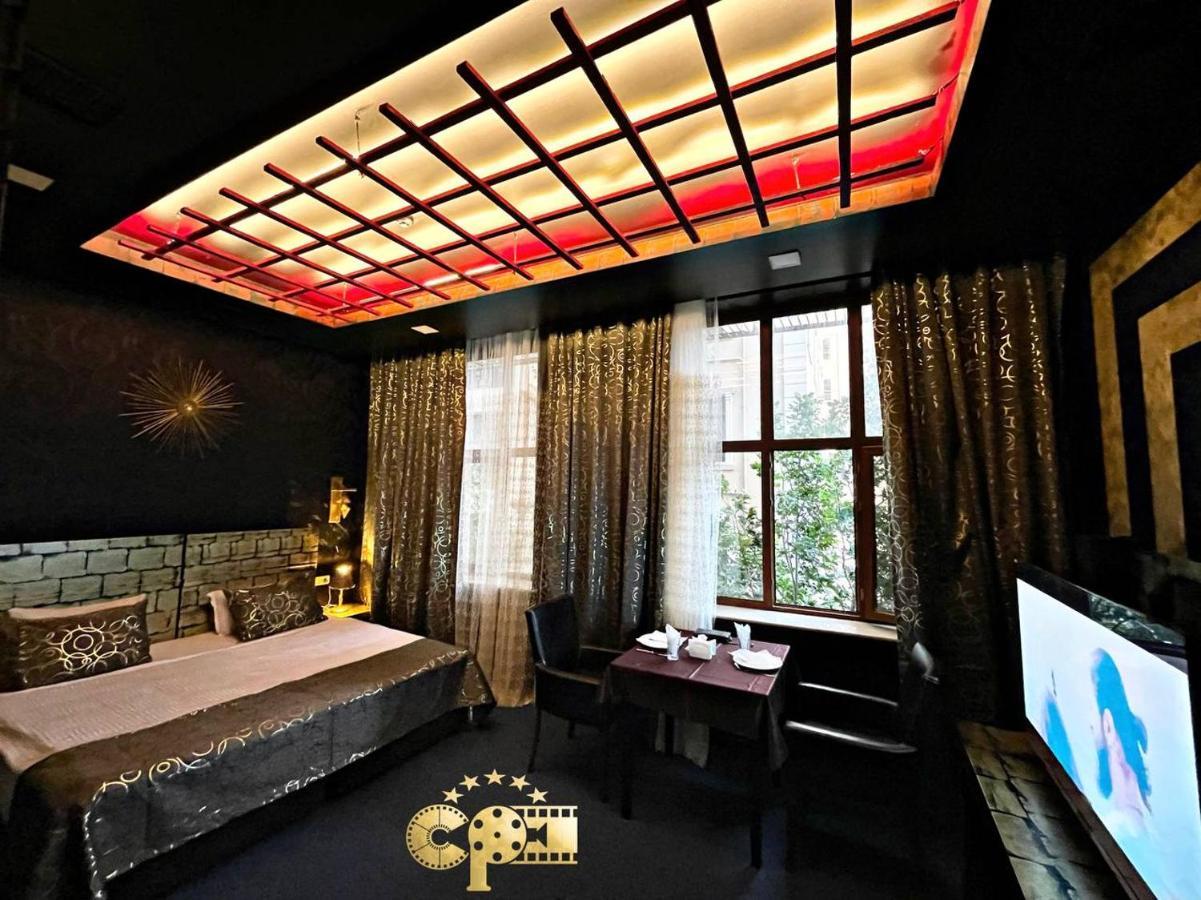 Cinema Plaza Hotel Bakoe Buitenkant foto