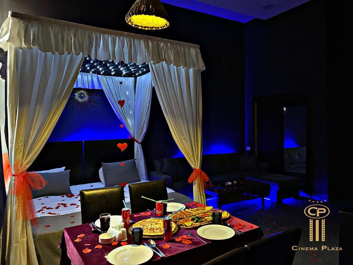 Cinema Plaza Hotel Bakoe Buitenkant foto