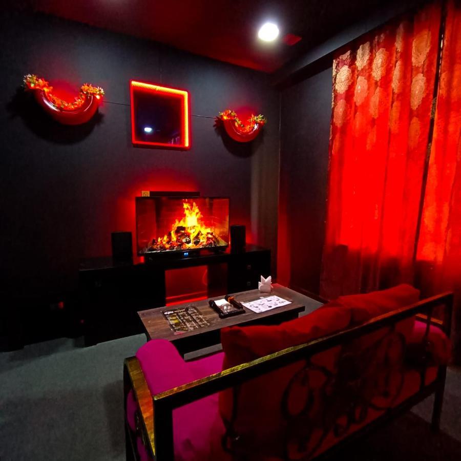 Cinema Plaza Hotel Bakoe Buitenkant foto
