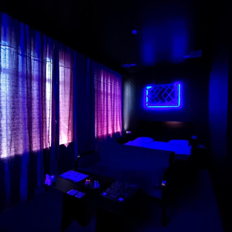 Cinema Plaza Hotel Bakoe Buitenkant foto