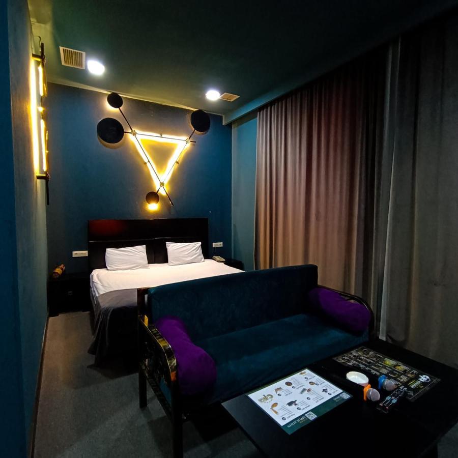 Cinema Plaza Hotel Bakoe Buitenkant foto