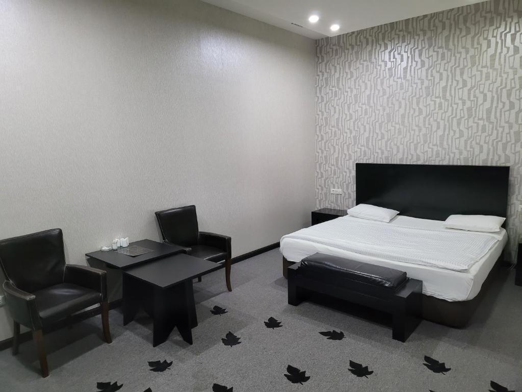 Cinema Plaza Hotel Bakoe Buitenkant foto