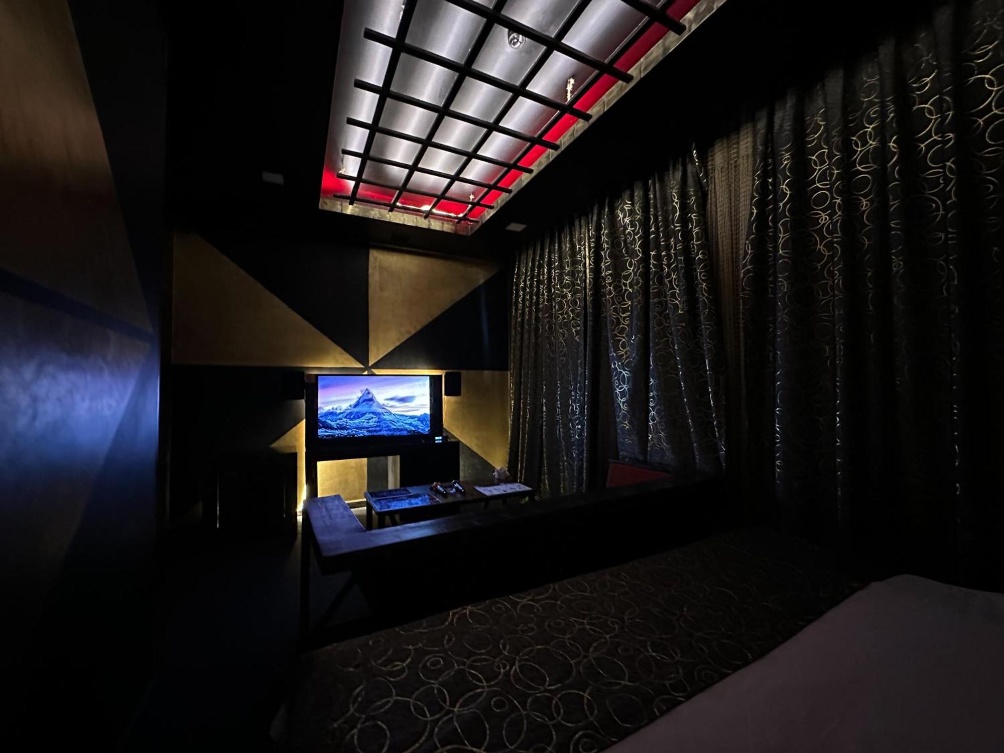 Cinema Plaza Hotel Bakoe Buitenkant foto