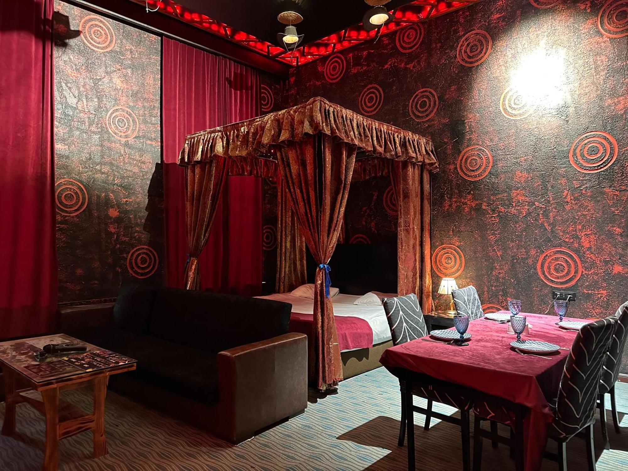 Cinema Plaza Hotel Bakoe Buitenkant foto