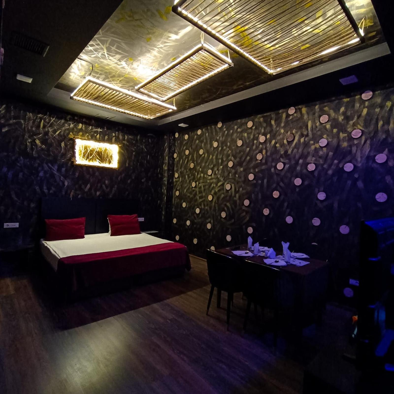 Cinema Plaza Hotel Bakoe Buitenkant foto